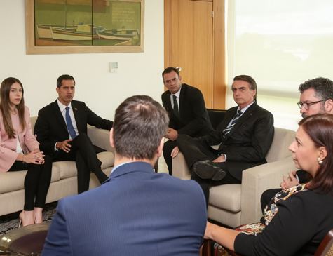 Bolsonaro recebe Juan Guaidó no Palácio do Planalto