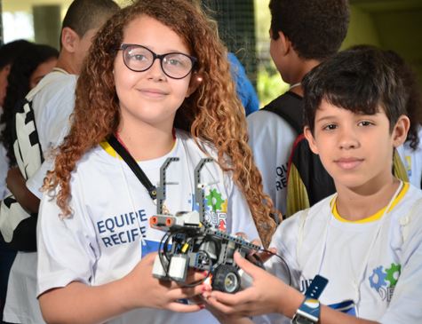 Competição de robótica traz oportunidades para alunos da rede municipal do Recife