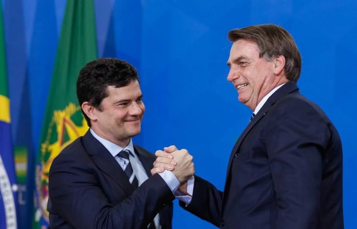 Bolsonaro diz ter ‘zero chance’ de esvaziar ministério de Moro agora