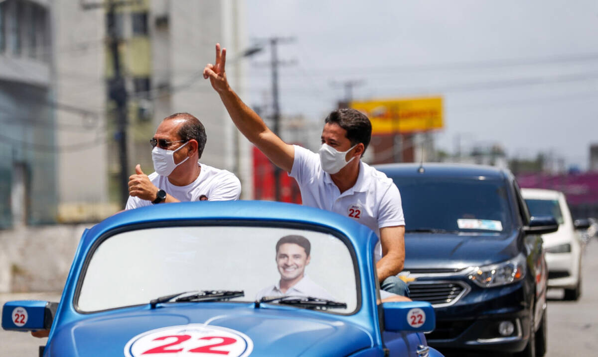 Anderson acompanha carreatas em domingo de campanha à reeleição no Jaboatão