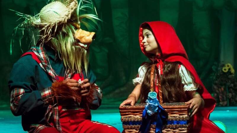 O Infantil Chapeuzinho Vermelho de volta ao Teatro  Barreto Júnior em única apresentação.